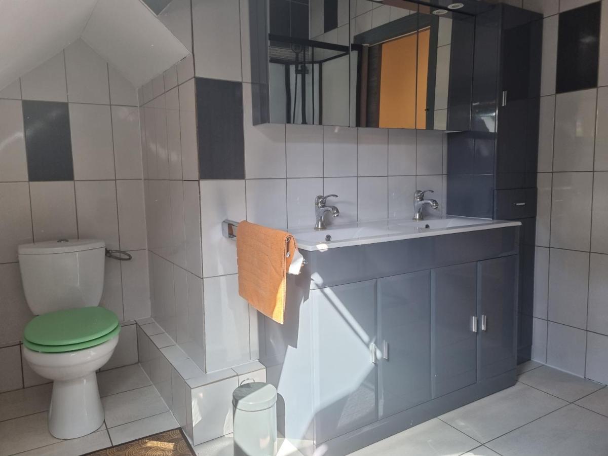 Chambres Individuelles Avec Cuisine Commune Tilloloy Exterior foto